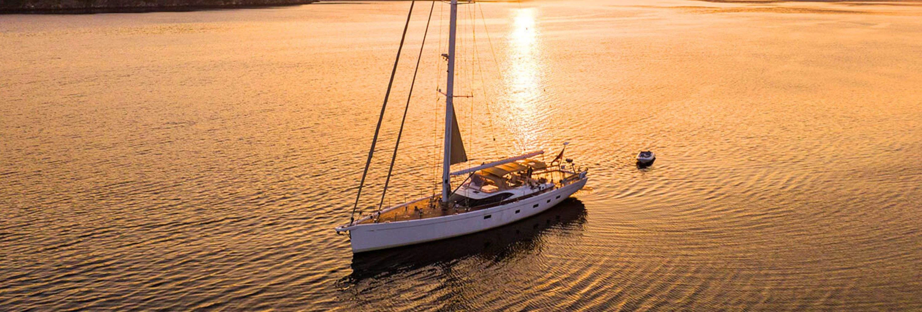 CHAMPAGNE HIPPY : E-foil, Scubajet et hamac, les nouveaux incontournables à bord !